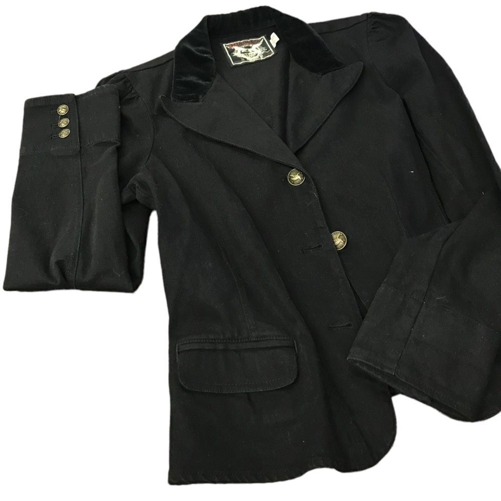 American living size medium black blazer excellent condition. See pics